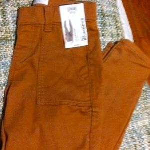 No Boundaries orangeish brown pair of pants